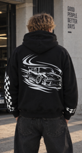 Sweat noir à capuche RACING porté de dos, avec grand motif de voiture sportive blanc et damiers sur les manches.